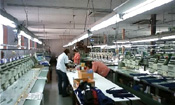 刺繍工場　作業風景